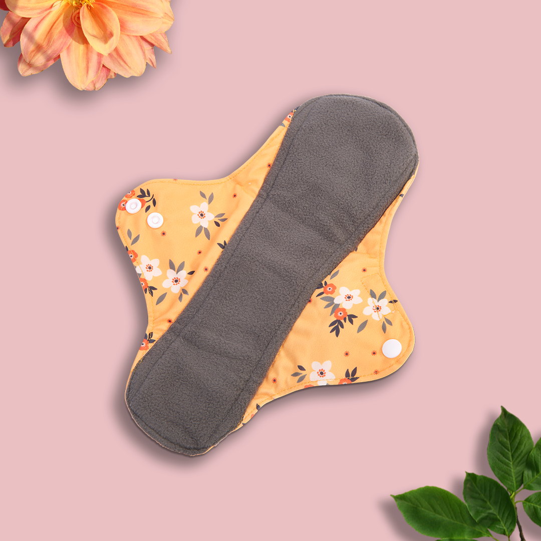 GIFT Large Reusable Menstrual Pads x 6 With Matching Wet Bag - giftwellness